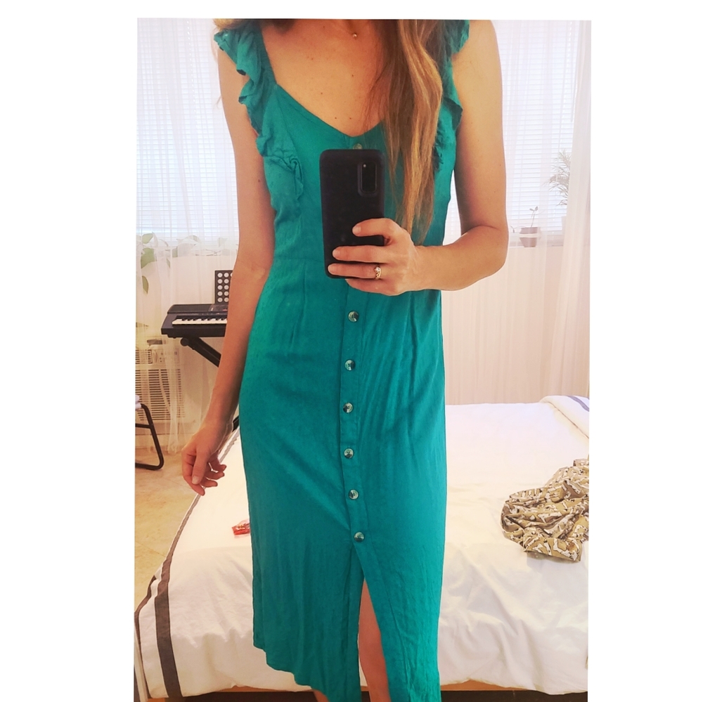 Billabong midi beautiful green color button down midi summer dress Size S/M